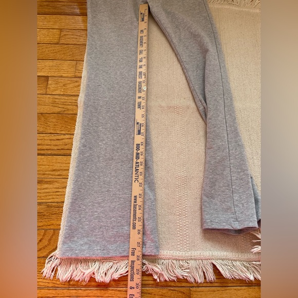 Alo Yoga Sway Bootcut Sweatpants Light Heather Gray XS Set - Picture 6 of 6